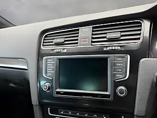 Used 2017 Volkswagen Golf Bluemotion Tech Gtd Silver - Interior and Exterior details 14