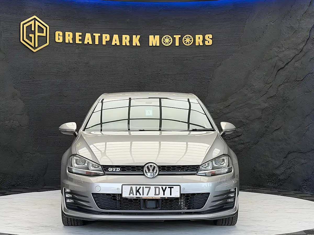 Used 2017 Volkswagen Golf Bluemotion Tech Gtd Silver - Interior and Exterior details 2