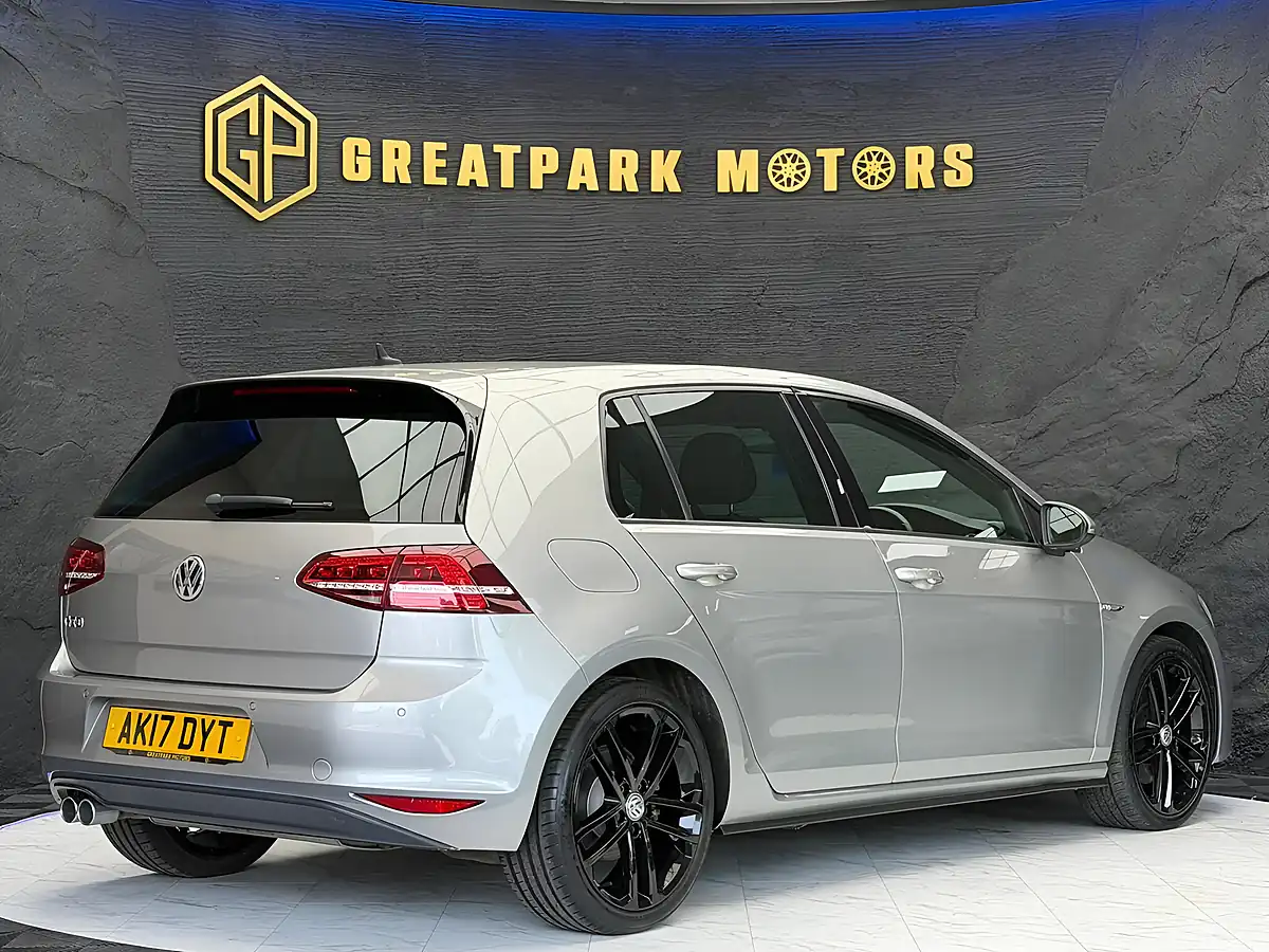 Used 2017 Volkswagen Golf Bluemotion Tech Gtd Silver - Interior and Exterior details 5