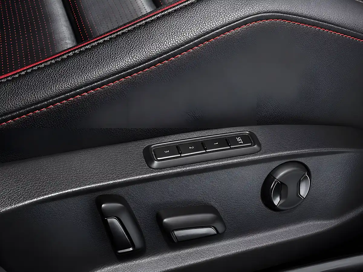 Used 2017 Volkswagen Golf Bluemotion Tech GTI White - Interior and Exterior details 12