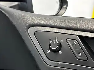 Used 2017 Volkswagen Golf Bluemotion Tech GTI White - Interior and Exterior details 13