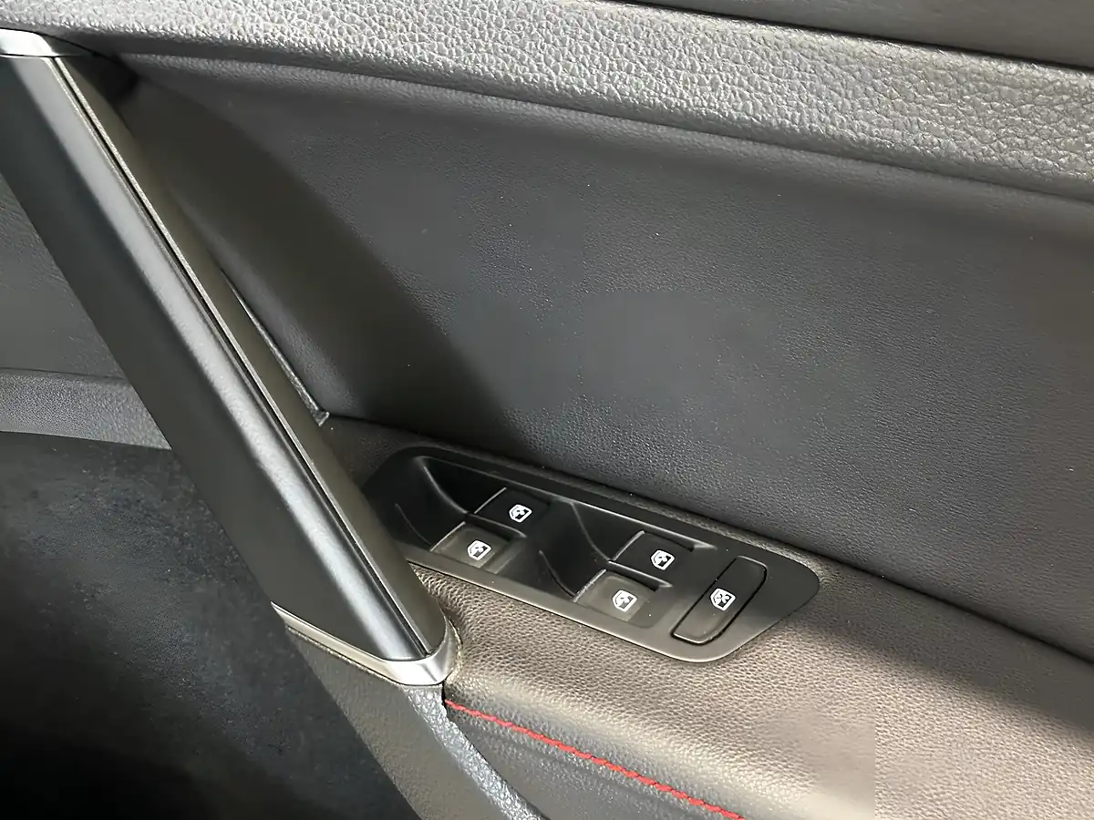 Used 2017 Volkswagen Golf Bluemotion Tech GTI White - Interior and Exterior details 14