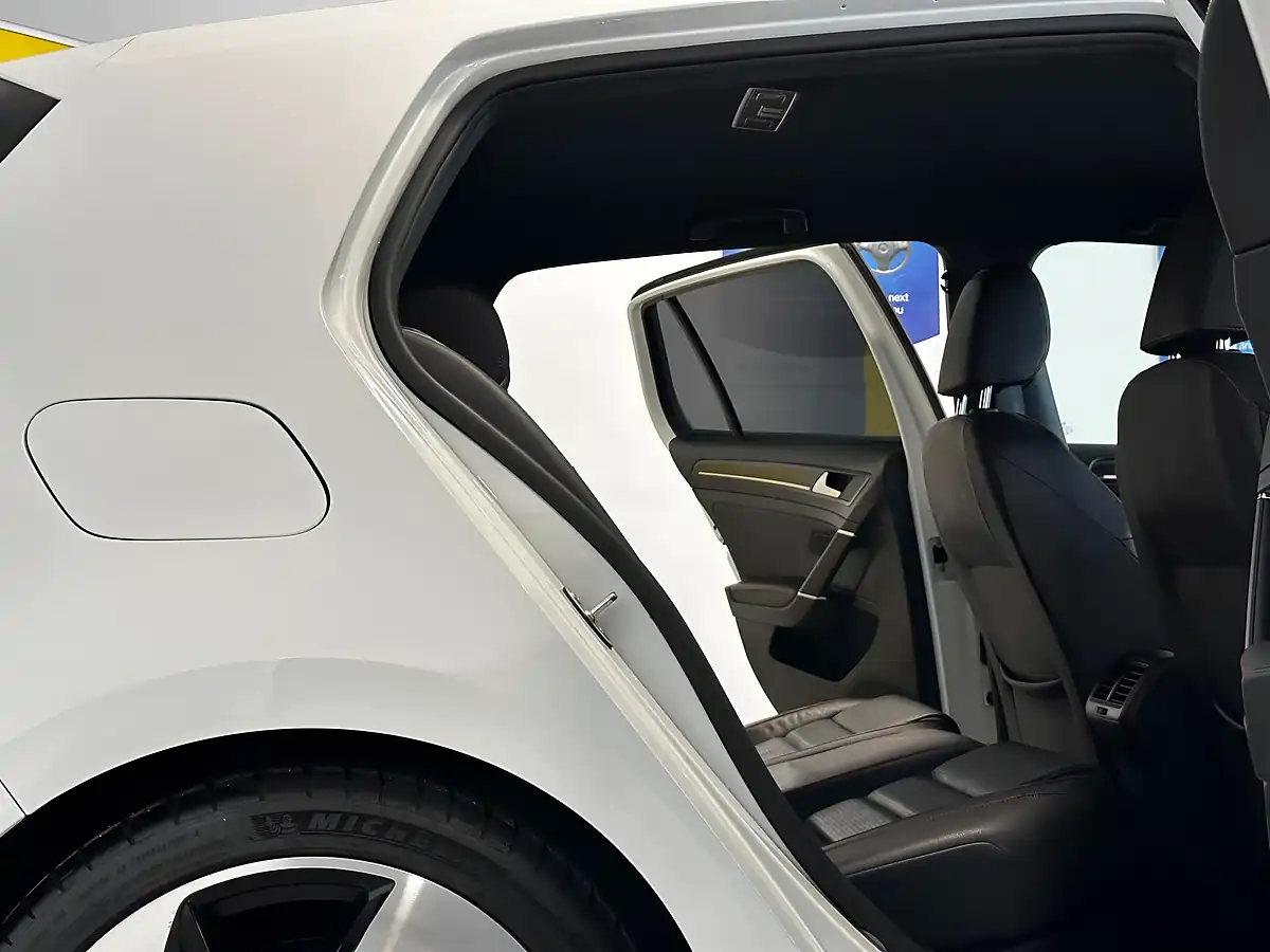 Used 2017 Volkswagen Golf Bluemotion Tech GTI White - Interior and Exterior details 19