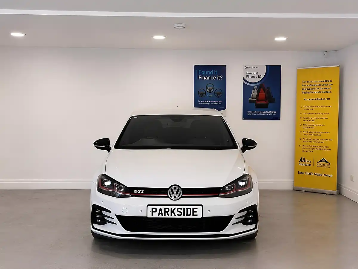 Used 2017 Volkswagen Golf Bluemotion Tech GTI White - Interior and Exterior details 5