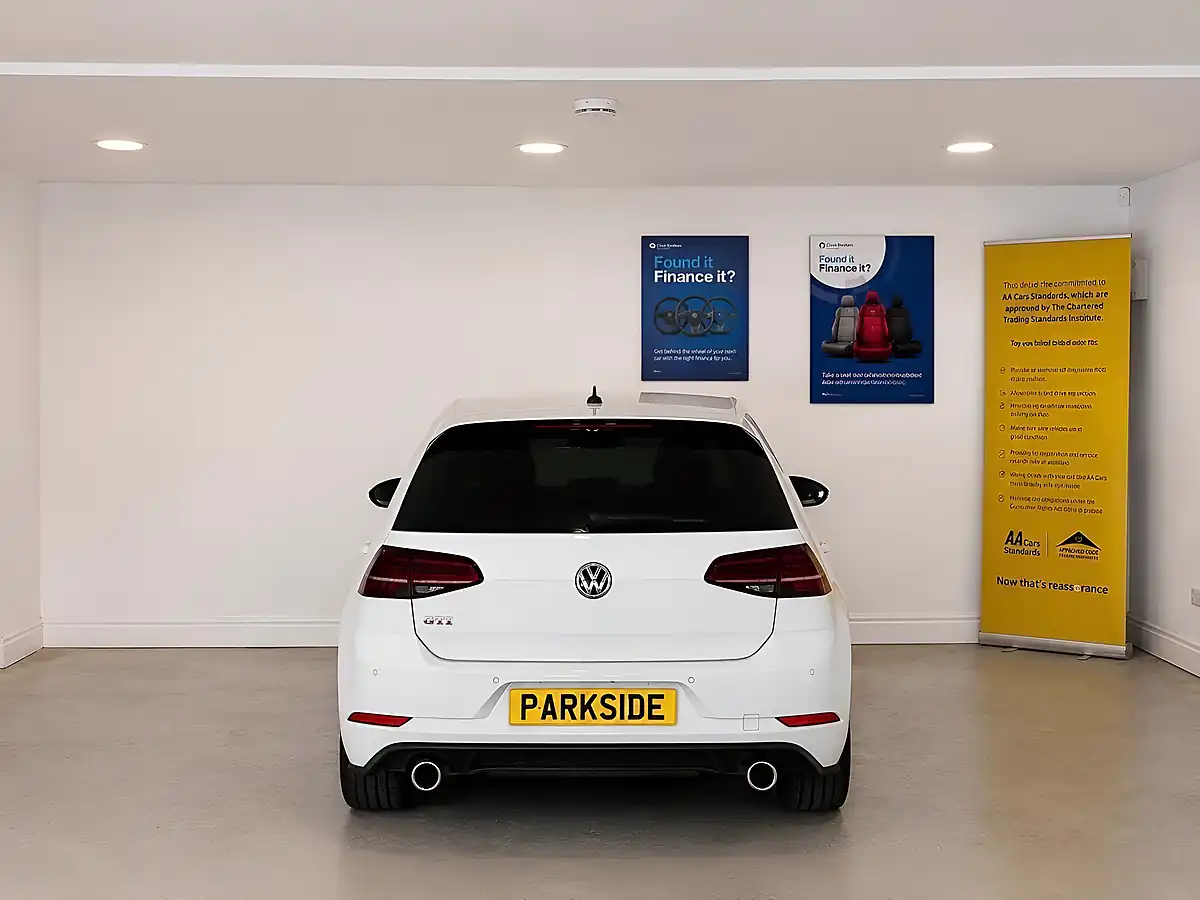 Used 2017 Volkswagen Golf Bluemotion Tech GTI White - Interior and Exterior details 6