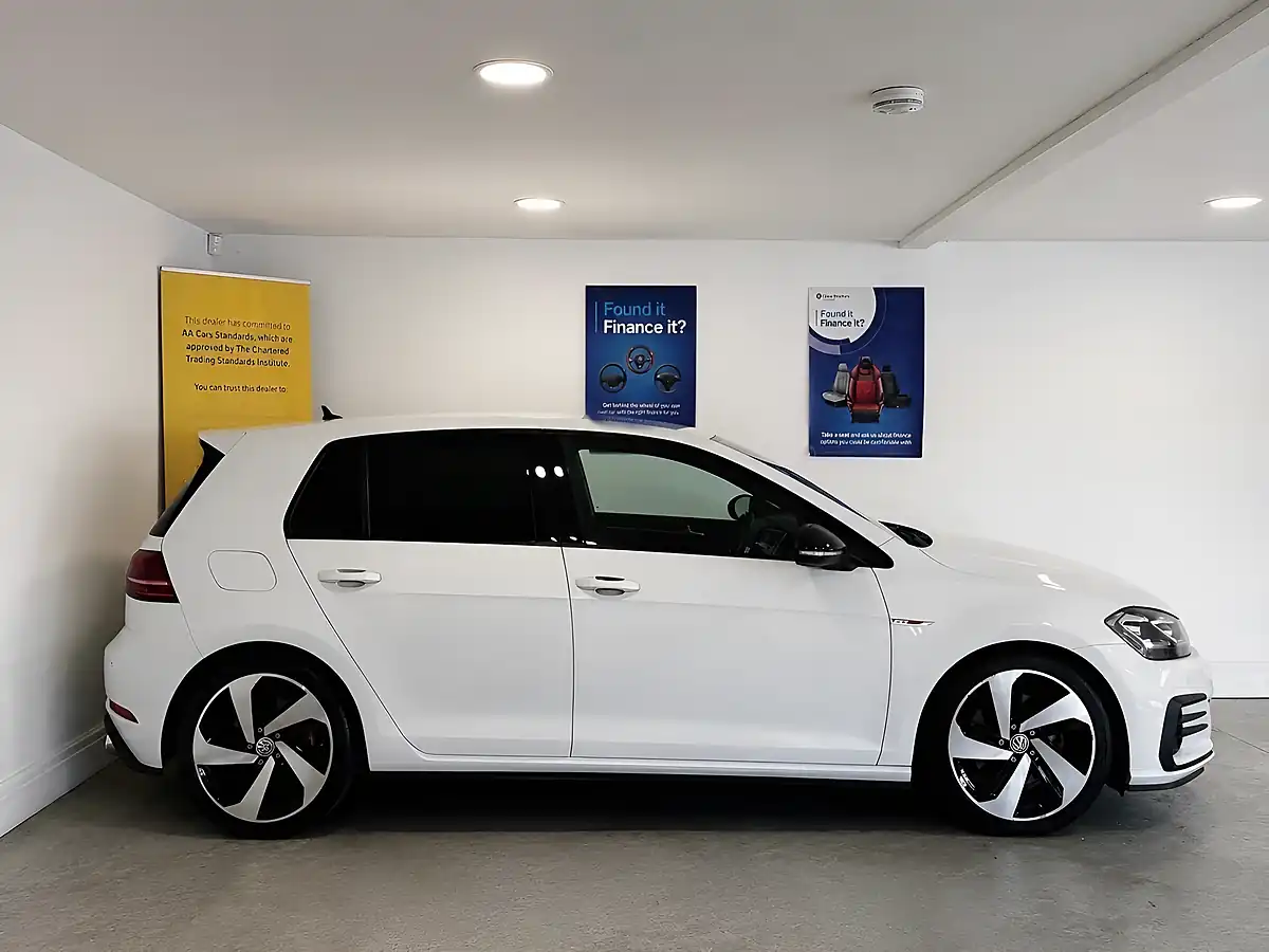 Used 2017 Volkswagen Golf Bluemotion Tech GTI White - Interior and Exterior details 7