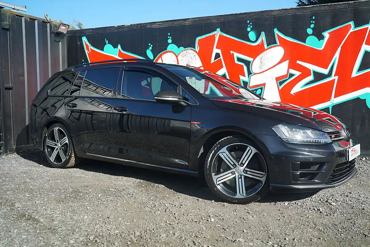 Used 2017 Volkswagen Golf Bluemotion Tech R Black - Interior and Exterior details 18