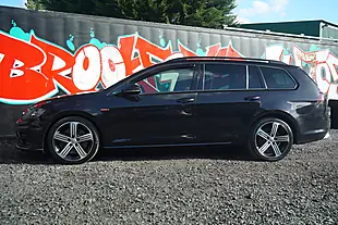 Used 2017 Volkswagen Golf Bluemotion Tech R Black - Interior and Exterior details 9