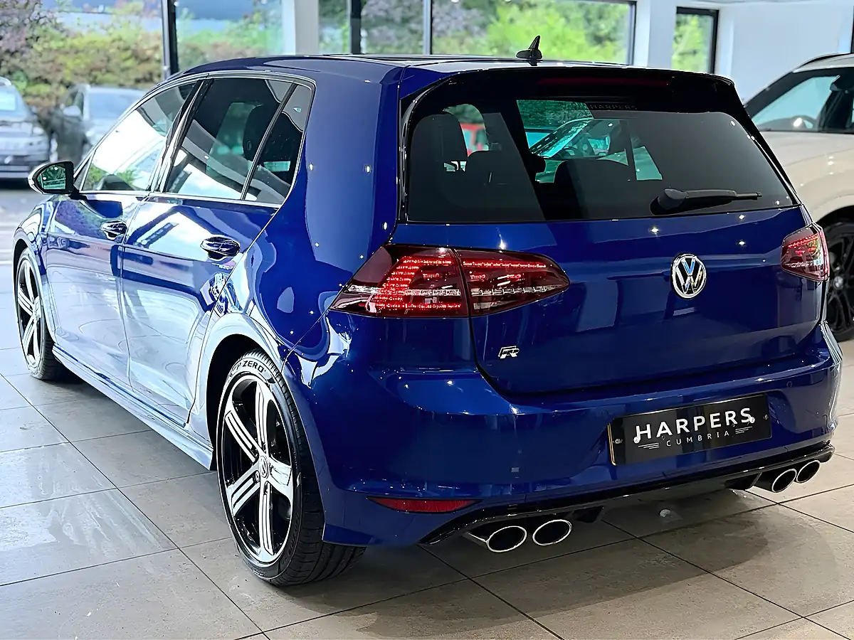 Used 2017 Volkswagen Golf Bluemotion Tech R Blue - Interior and Exterior details 5