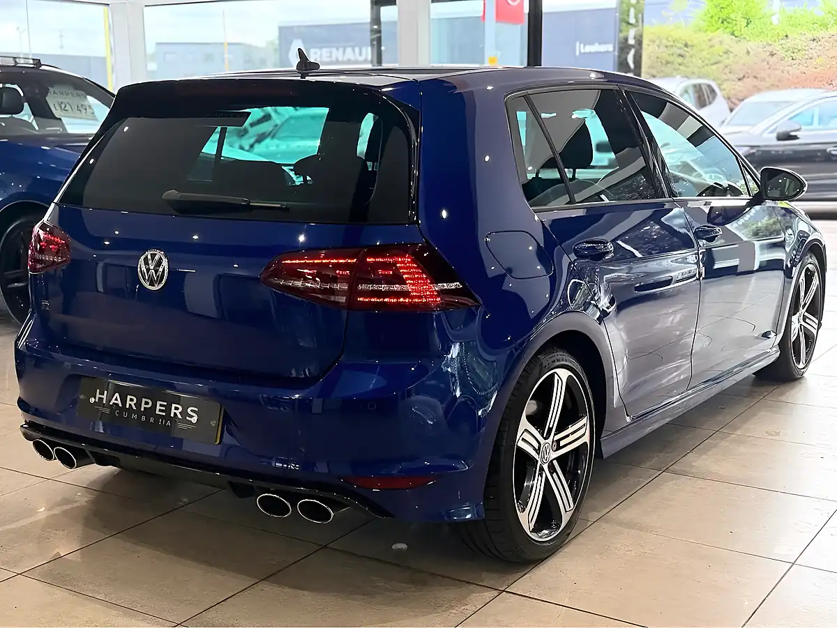Used 2017 Volkswagen Golf Bluemotion Tech R Blue - Interior and Exterior details 9