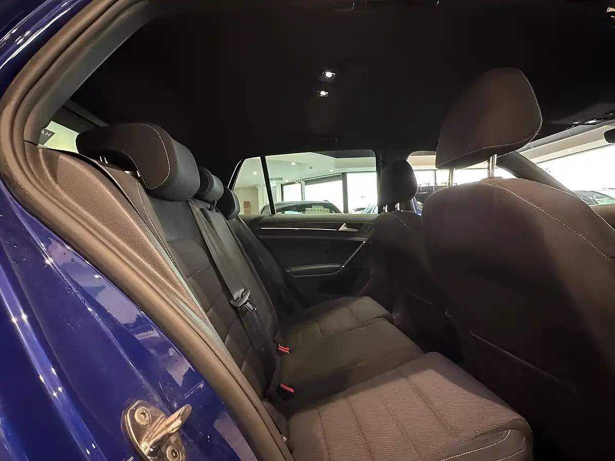 Used 2017 Volkswagen Golf Bluemotion Tech R Blue - Interior and Exterior details 10