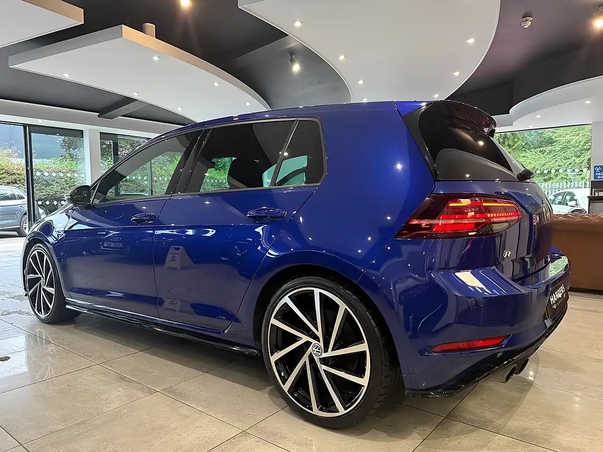 Used 2017 Volkswagen Golf Bluemotion Tech R Blue - Interior and Exterior details 5