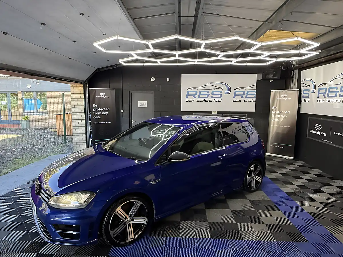 Used 2017 Volkswagen Golf Bluemotion Tech R Blue - Interior and Exterior details 11