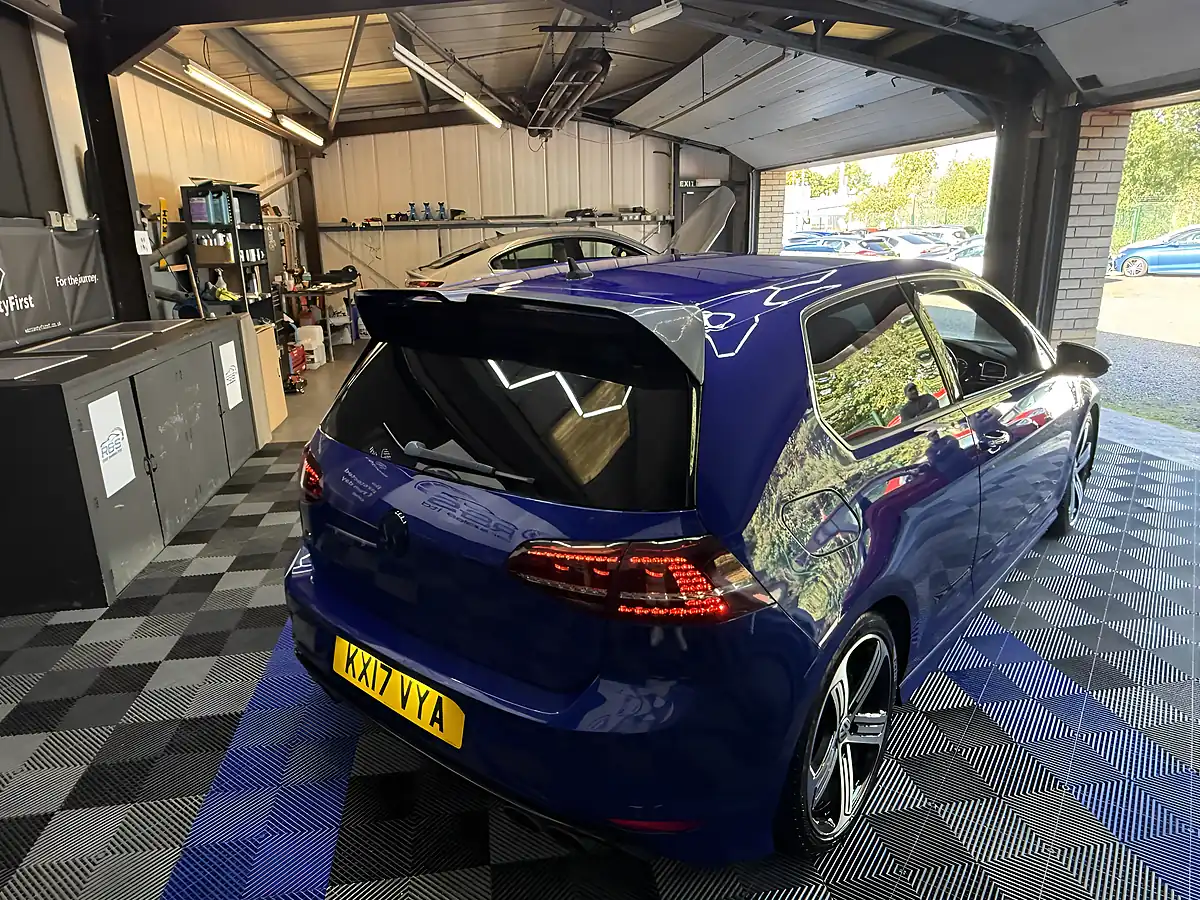 Used 2017 Volkswagen Golf Bluemotion Tech R Blue - Interior and Exterior details 13