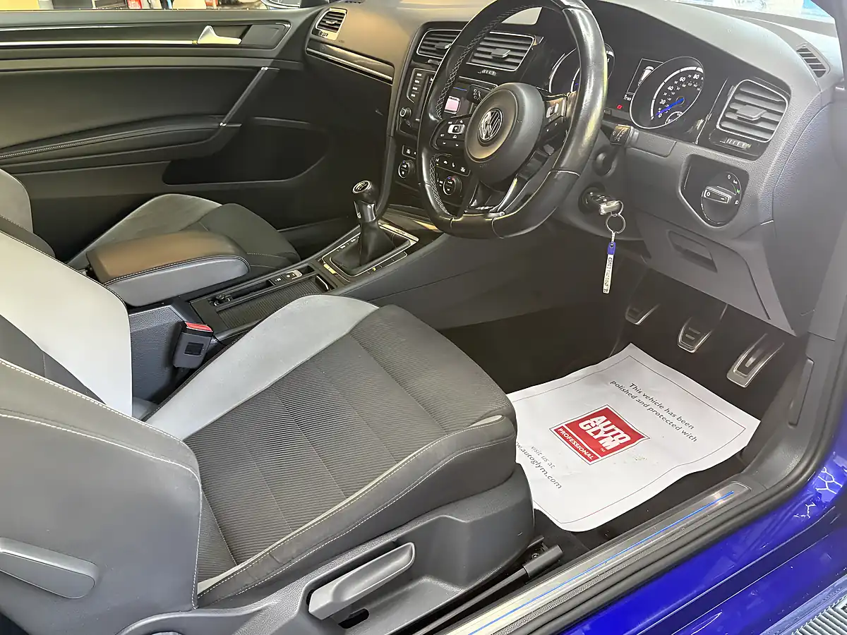Used 2017 Volkswagen Golf Bluemotion Tech R Blue - Interior and Exterior details 15