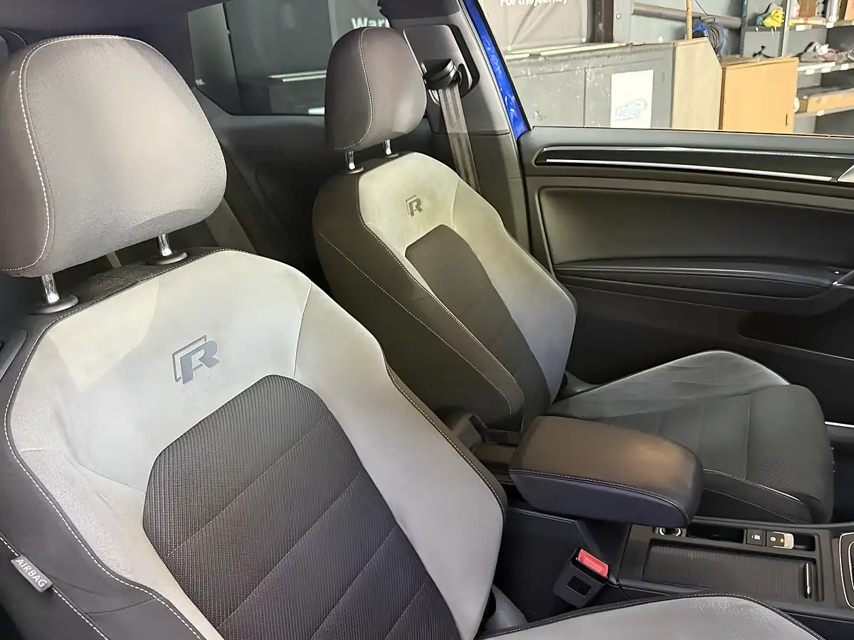Used 2017 Volkswagen Golf Bluemotion Tech R Blue - Interior and Exterior details 16