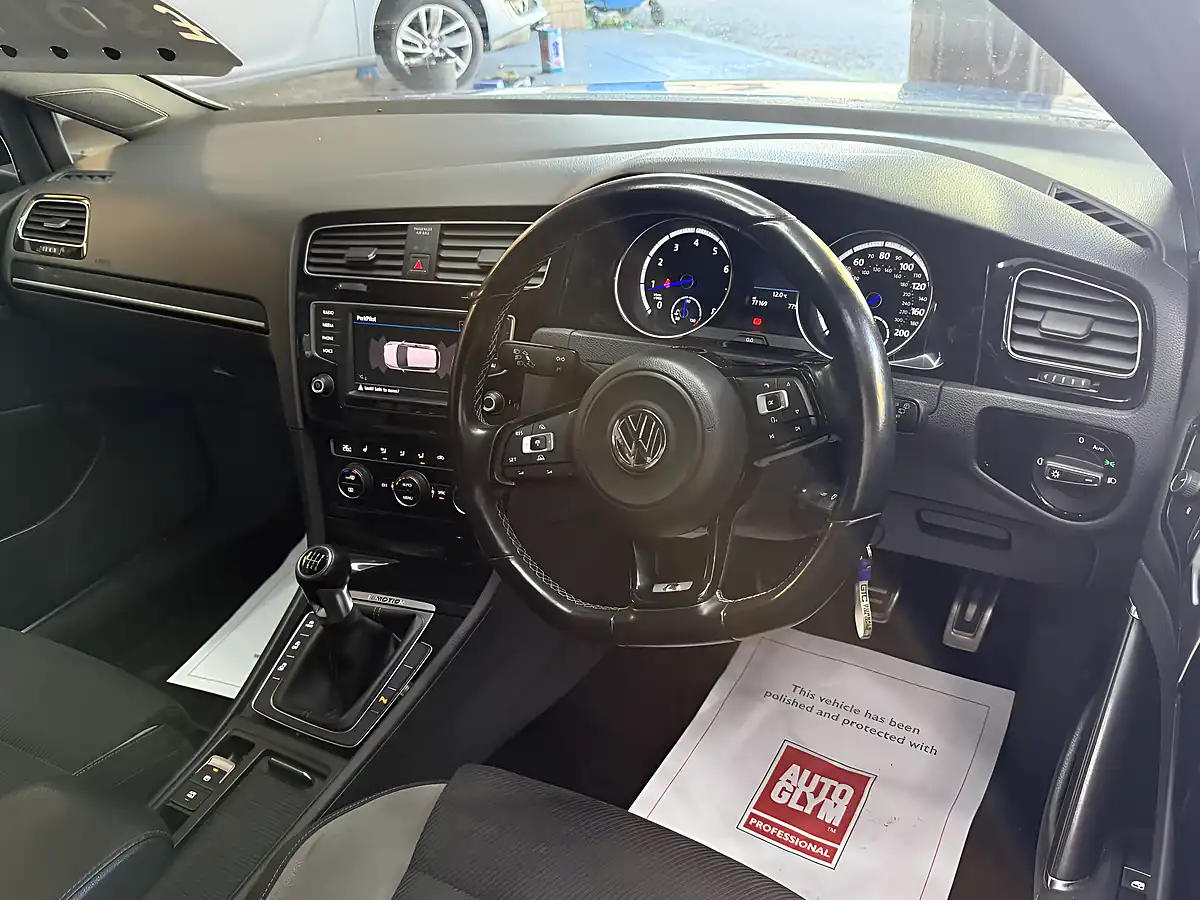 Used 2017 Volkswagen Golf Bluemotion Tech R Blue - Interior and Exterior details 17