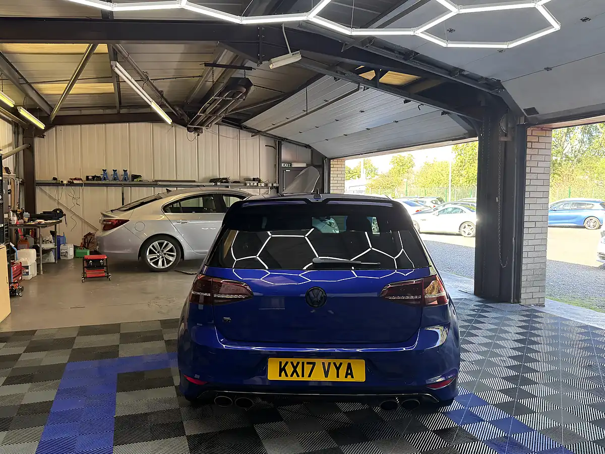 Used 2017 Volkswagen Golf Bluemotion Tech R Blue - Interior and Exterior details 4