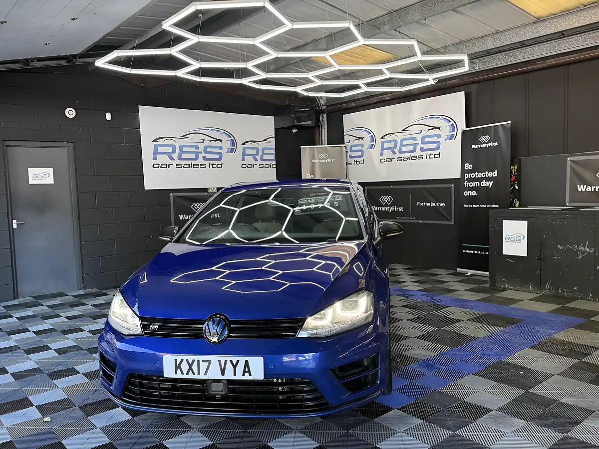 Used 2017 Volkswagen Golf Bluemotion Tech R Blue - Interior and Exterior details 6