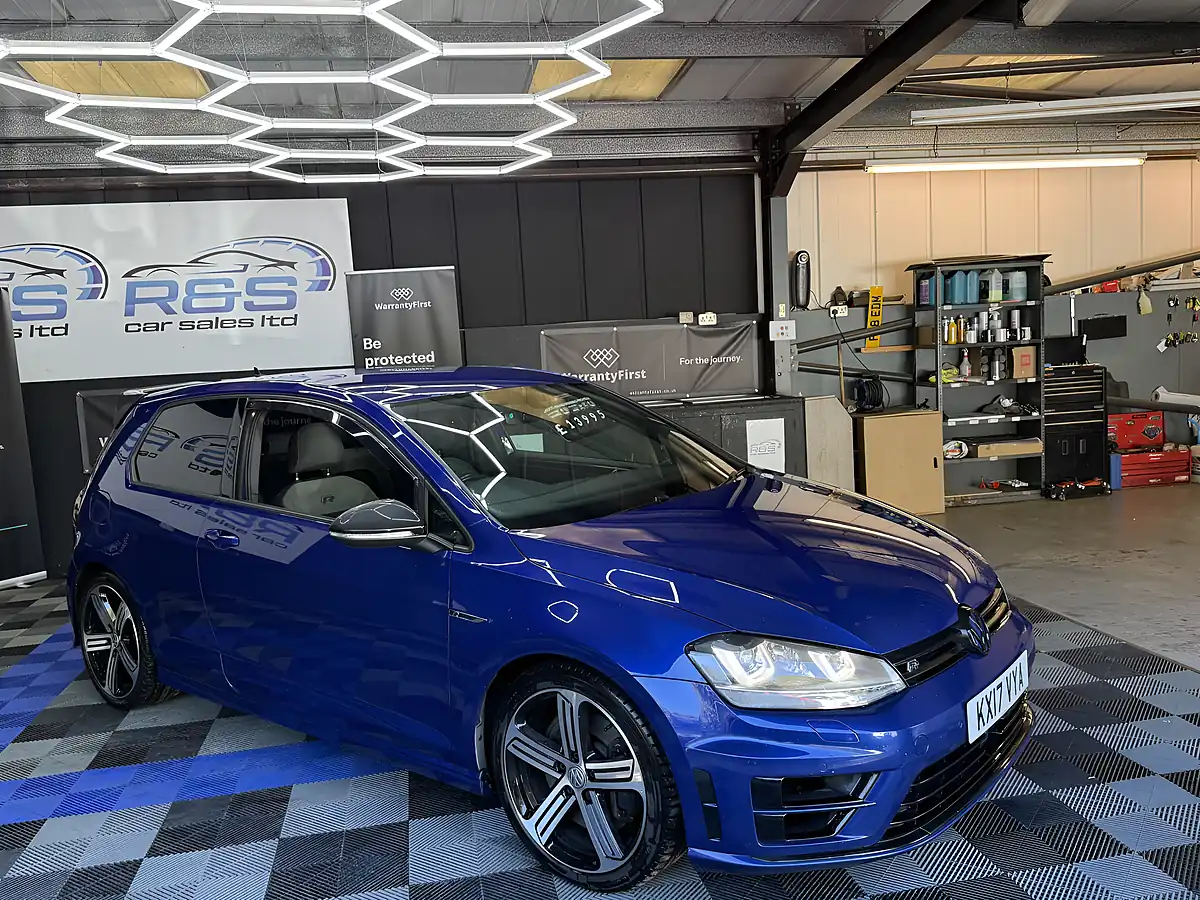 Used 2017 Volkswagen Golf Bluemotion Tech R Blue - Interior and Exterior details 8