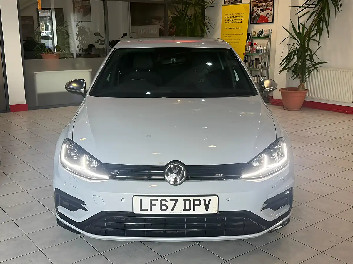 Used 2017 Volkswagen Golf Bluemotion Tech R Silver - Interior and Exterior details 5