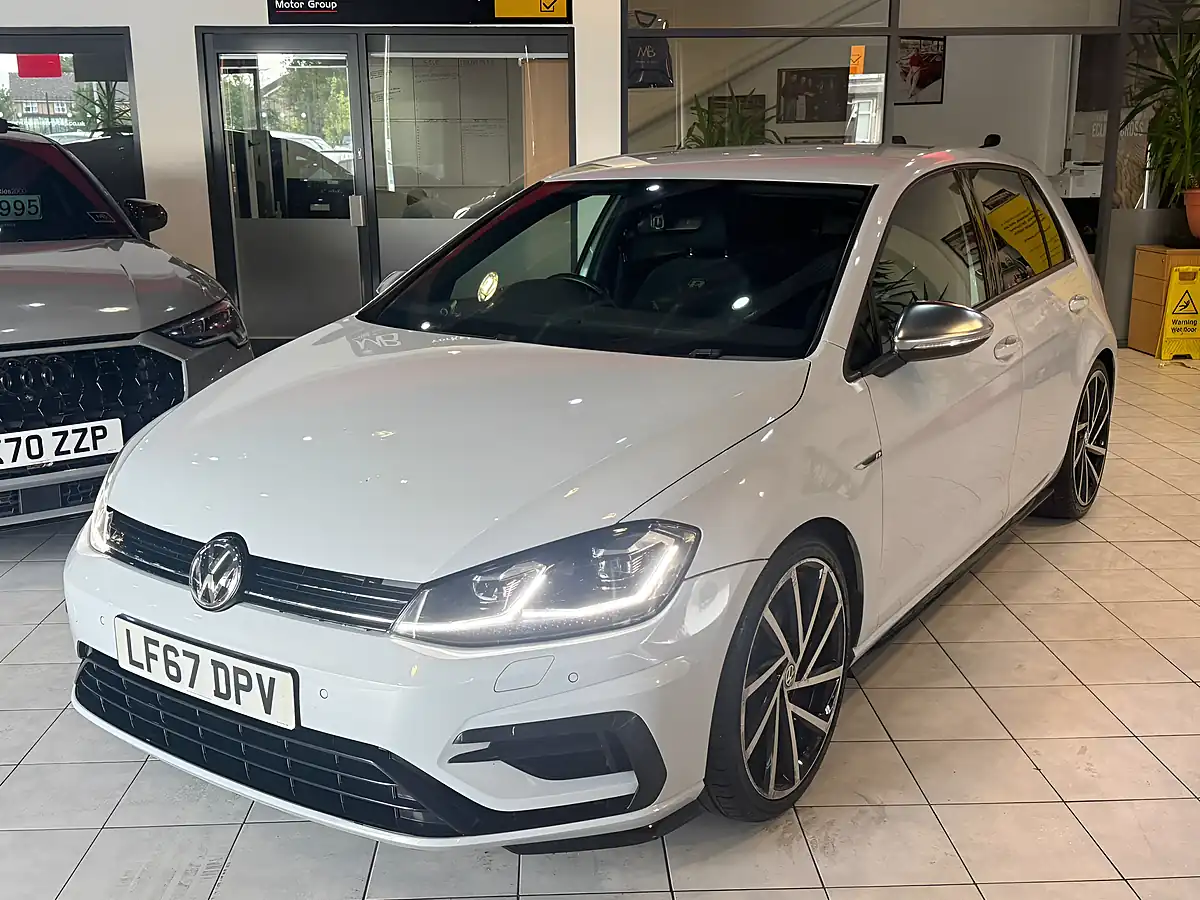 Used 2017 Volkswagen Golf Bluemotion Tech R Silver - Interior and Exterior details 6