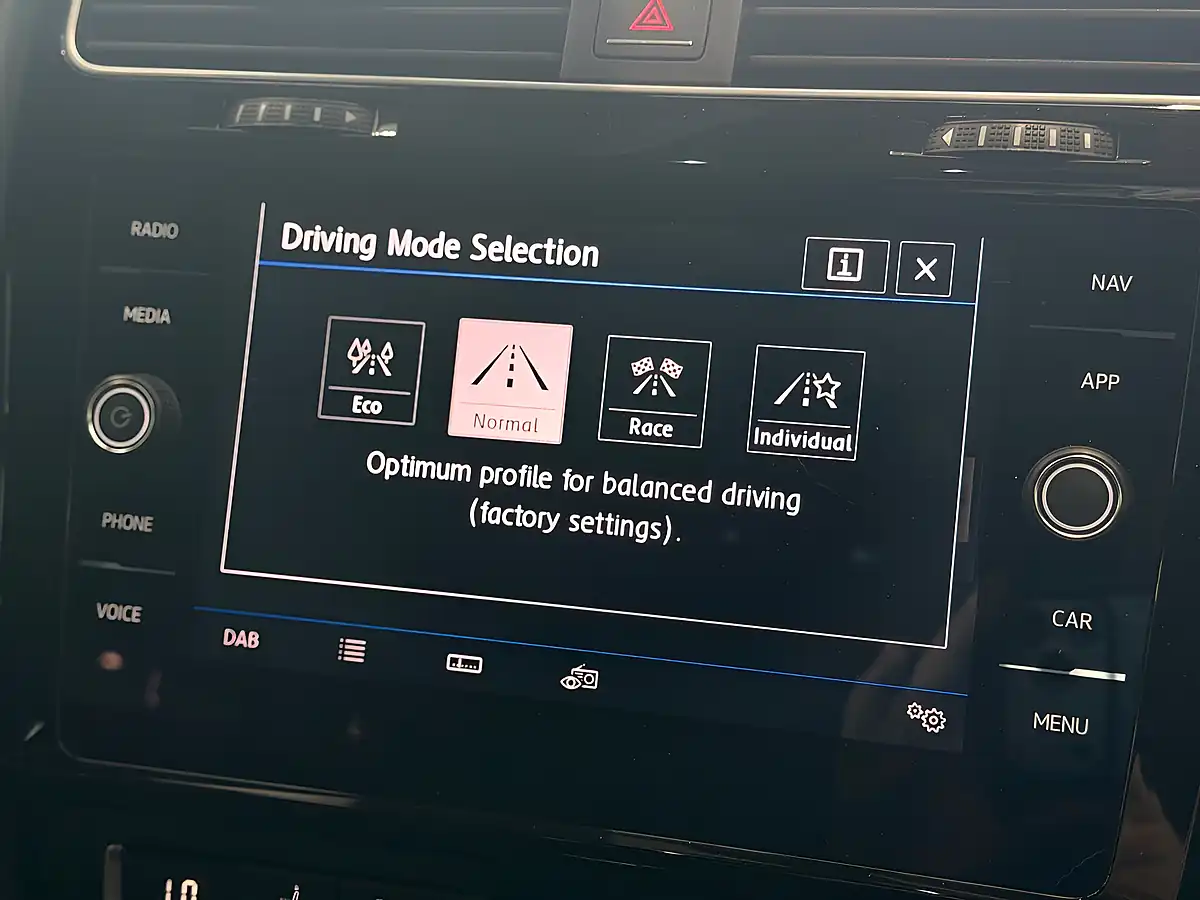 Used 2017 Volkswagen Golf Bluemotion Tech R Silver - Interior and Exterior details 14