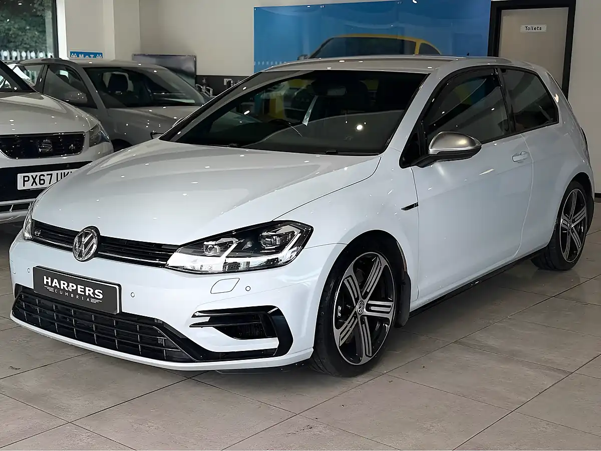 Used 2017 Volkswagen Golf Bluemotion Tech R Silver - Interior and Exterior details 3