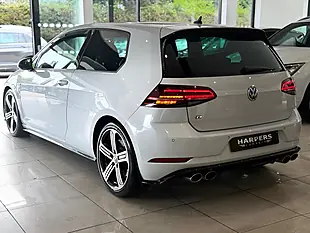Used 2017 Volkswagen Golf Bluemotion Tech R Silver - Interior and Exterior details 5