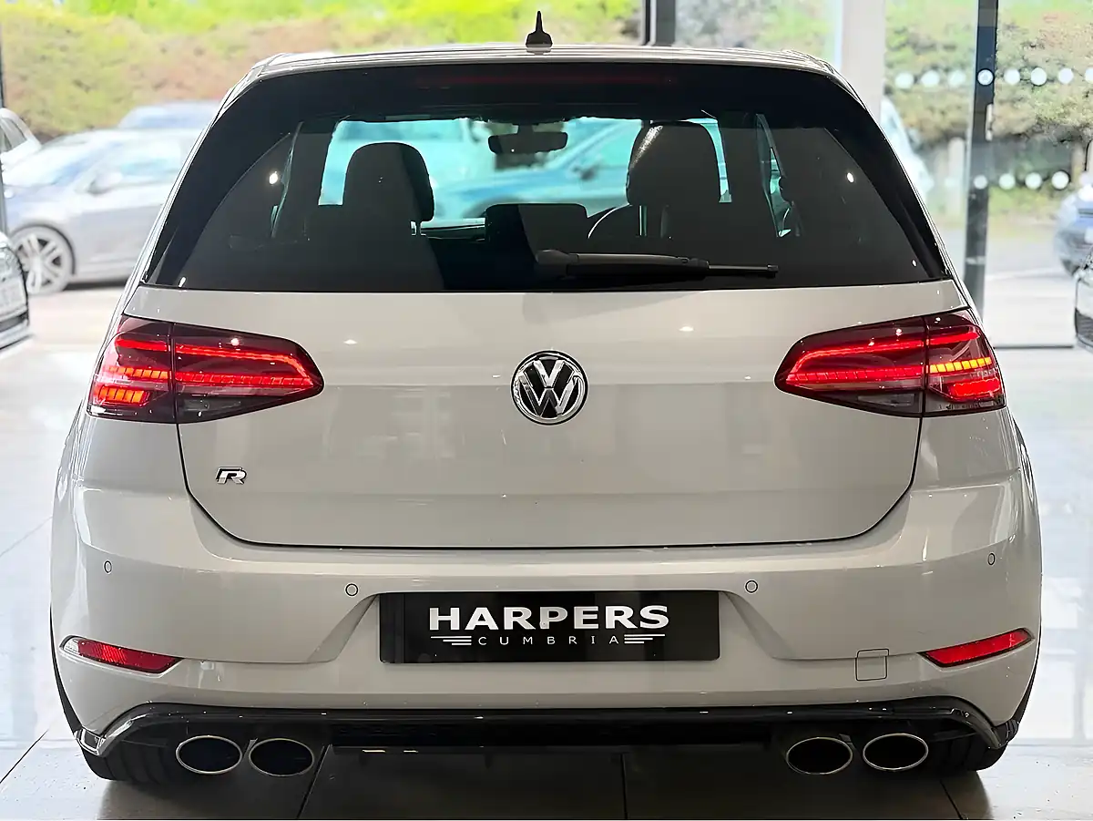 Used 2017 Volkswagen Golf Bluemotion Tech R Silver - Interior and Exterior details 6