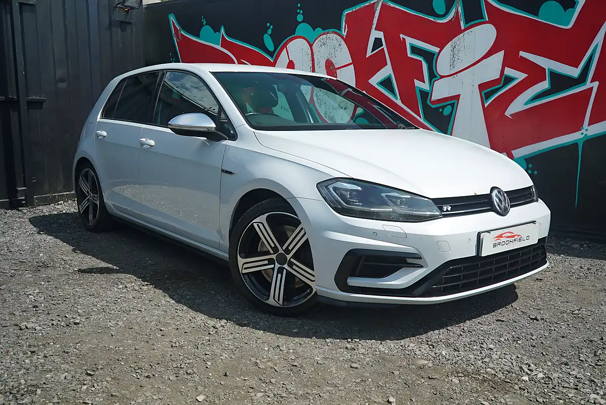 Used 2017 Volkswagen Golf Bluemotion Tech R Silver - Front View