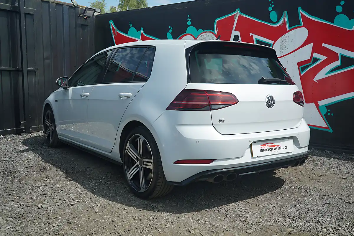Used 2017 Volkswagen Golf Bluemotion Tech R Silver - Interior and Exterior details 10