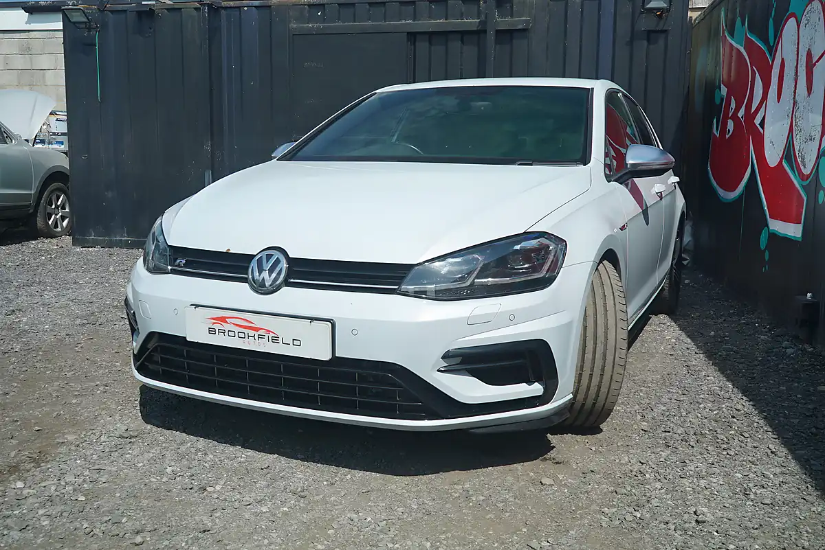 Used 2017 Volkswagen Golf Bluemotion Tech R Silver - Interior and Exterior details 7