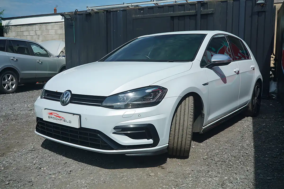 Used 2017 Volkswagen Golf Bluemotion Tech R Silver - Interior and Exterior details 8