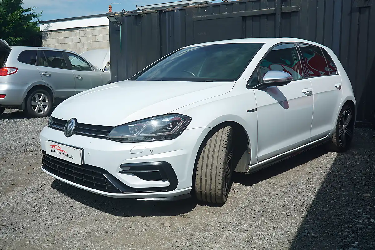 Used 2017 Volkswagen Golf Bluemotion Tech R Silver - Interior and Exterior details 9