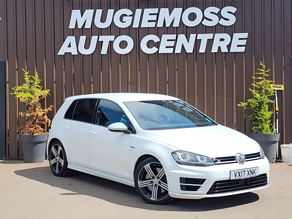 Used 2017 Volkswagen Golf Bluemotion Tech R White - Front View