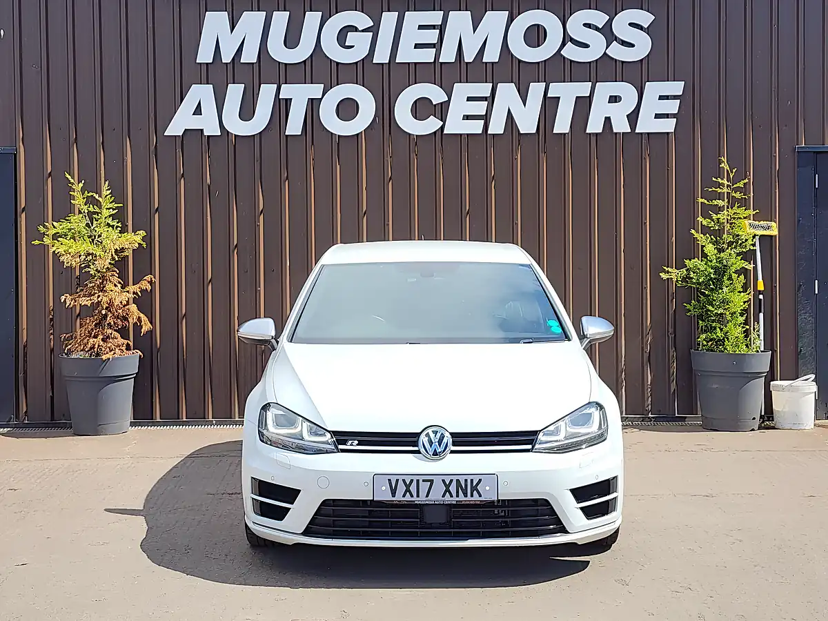 Used 2017 Volkswagen Golf Bluemotion Tech R White - Interior and Exterior details 3