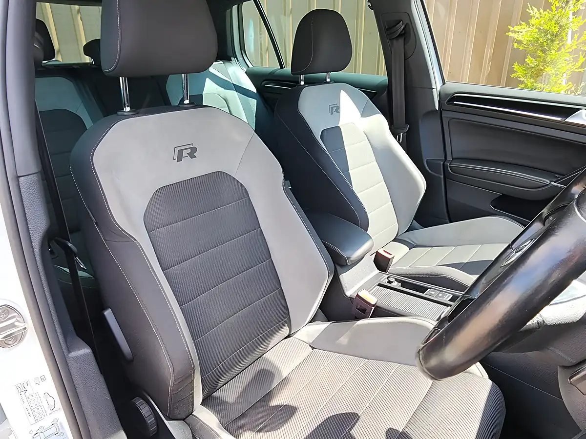 Used 2017 Volkswagen Golf Bluemotion Tech R White - Interior and Exterior details 6