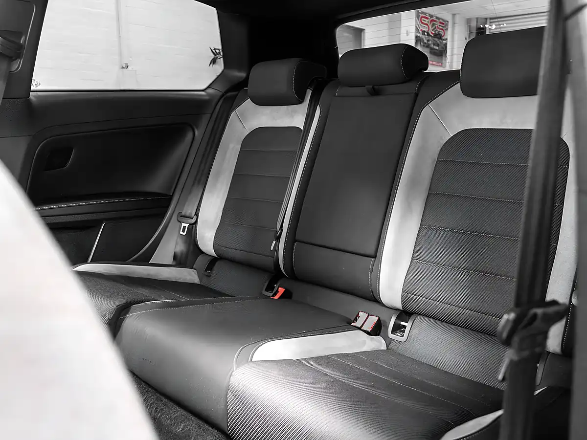 Used 2017 Volkswagen Golf Bluemotion Tech R White - Interior and Exterior details 14