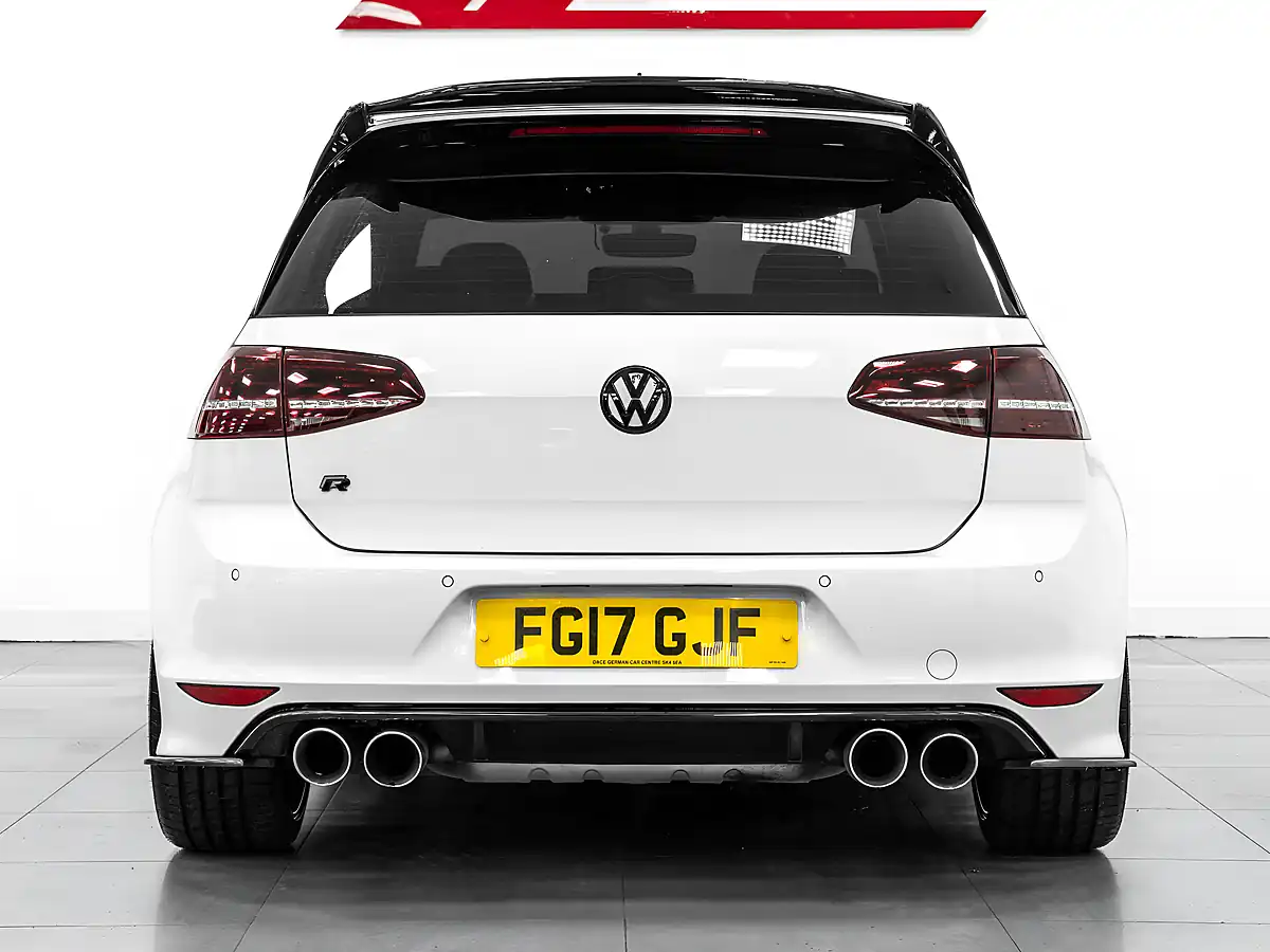 Used 2017 Volkswagen Golf Bluemotion Tech R White - Interior and Exterior details 4