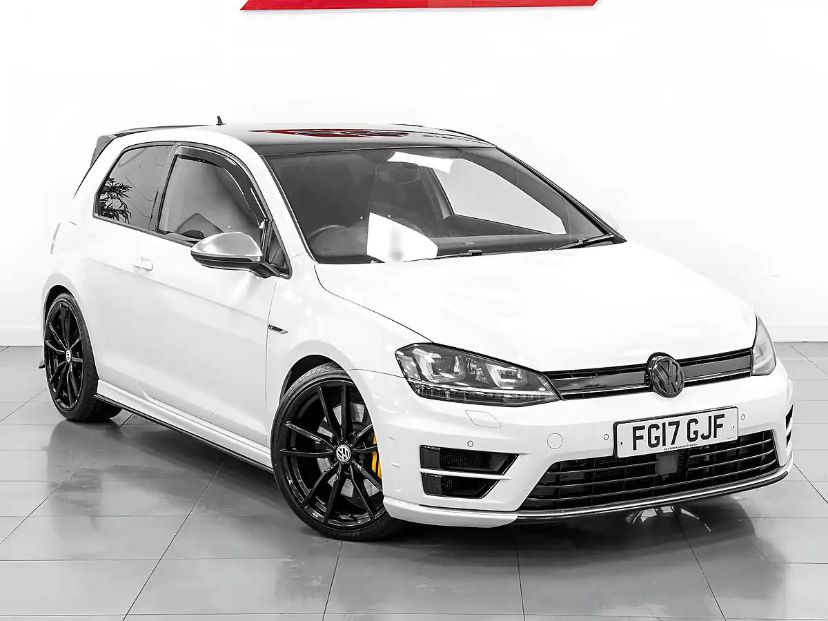 Used 2017 Volkswagen Golf Bluemotion Tech R White - Interior and Exterior details 5