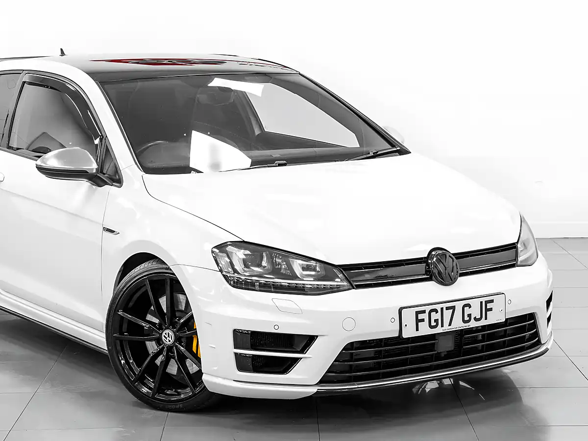 Used 2017 Volkswagen Golf Bluemotion Tech R White - Interior and Exterior details 7