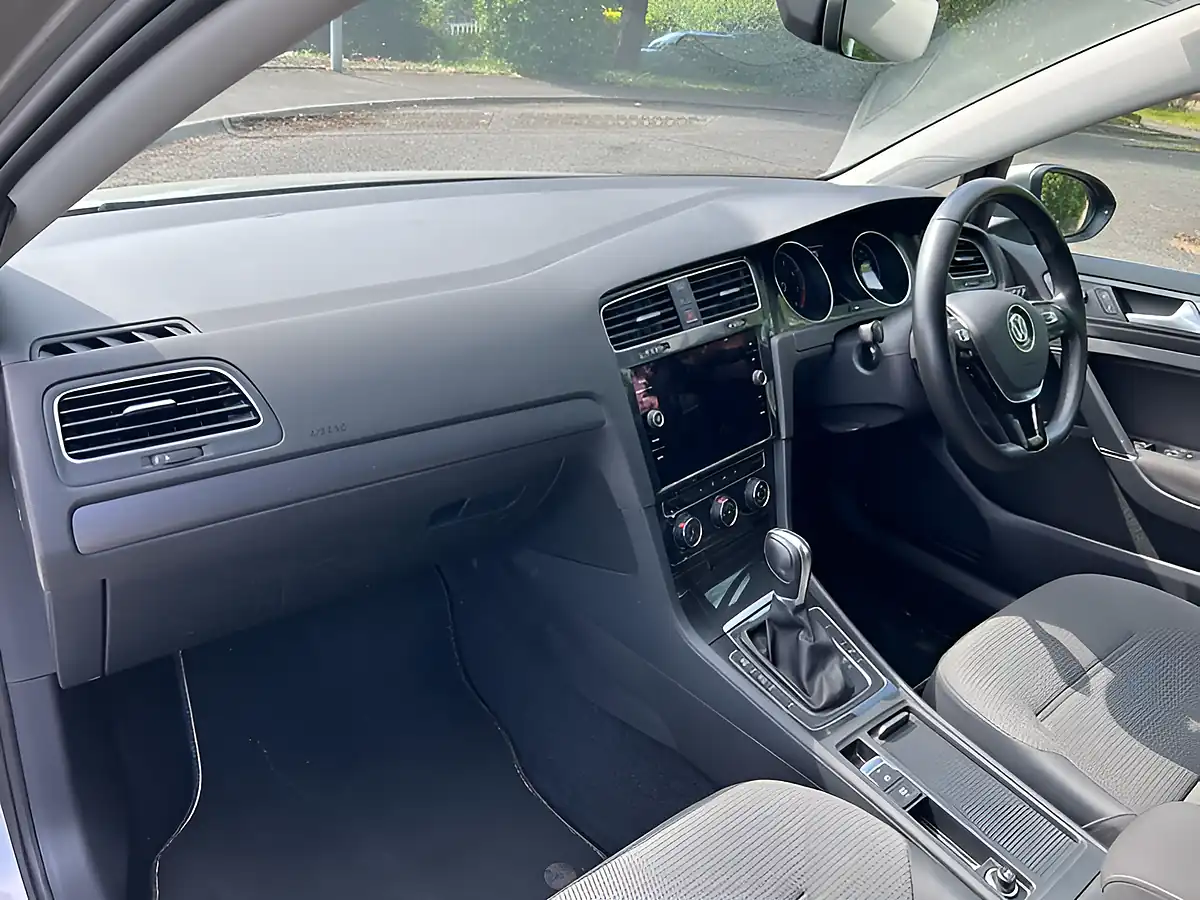 Used 2017 Volkswagen Golf Bluemotion Tech Se Nav Tungsten Silver - Interior and Exterior details 17