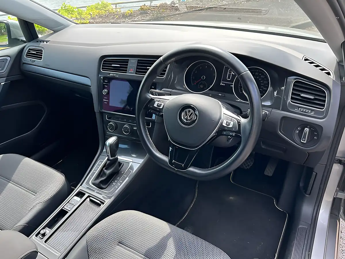 Used 2017 Volkswagen Golf Bluemotion Tech Se Nav Tungsten Silver - Interior and Exterior details 18