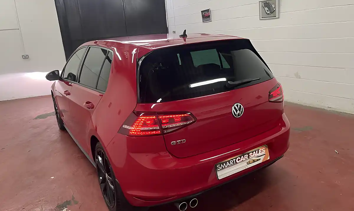Used 2017 Volkswagen Golf Bluemotion Tech Tornado Red - Interior and Exterior details 3