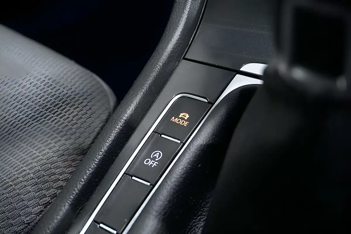 Used 2017 Volkswagen Golf Evo Se Nav Atlantic Blue - Interior and Exterior details 13