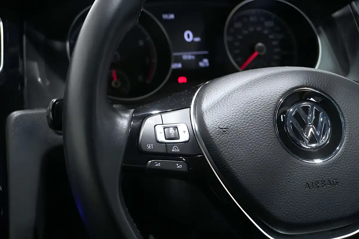 Used 2017 Volkswagen Golf Evo Se Nav Atlantic Blue - Interior and Exterior details 17