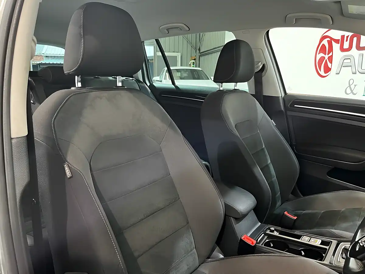 Used 2017 Volkswagen Golf GT Silver - Interior and Exterior details 10