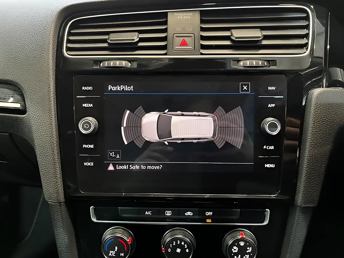 Used 2017 Volkswagen Golf GT Silver - Interior and Exterior details 20
