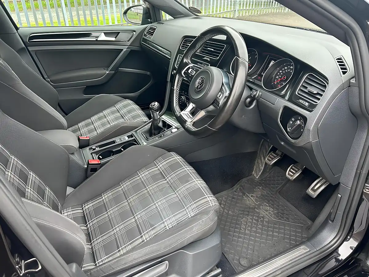 Used 2017 Volkswagen Golf Gtd Black - Interior and Exterior details 7